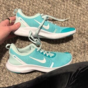 Nike Women's Aqua Athletic Shoes